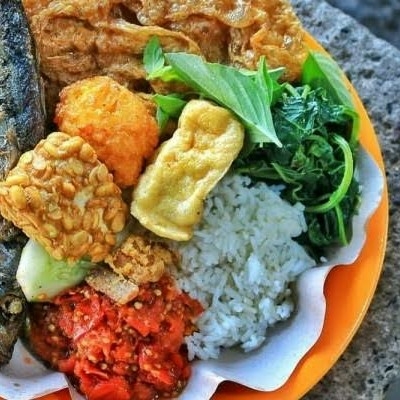 Nasi Tempong Bu Rofik