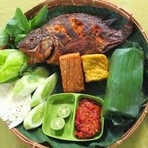 Nasi Timbel Komplit Ikan Mas Timun Lalab