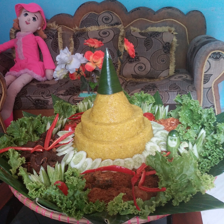 Nasi Tumpeng