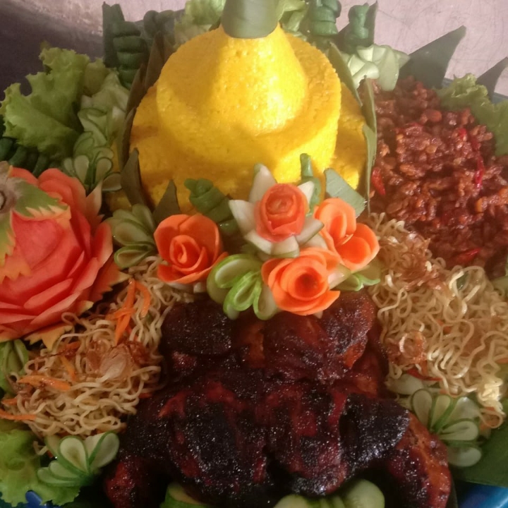 Nasi Tumpeng