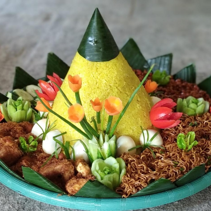 Nasi Tumpeng
