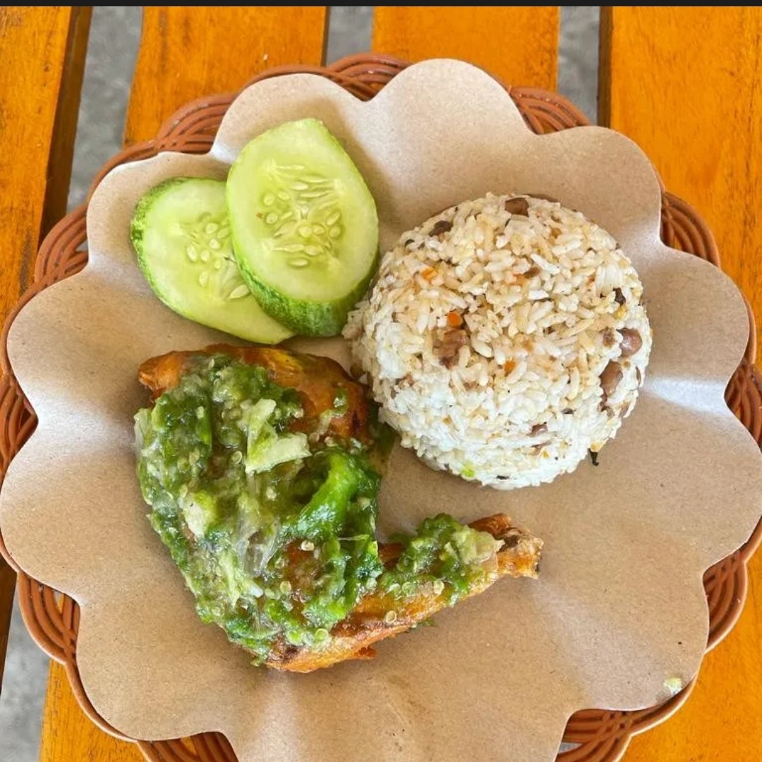 Nasi Tutug Oncom Ayam Penyet Cabe Ijo