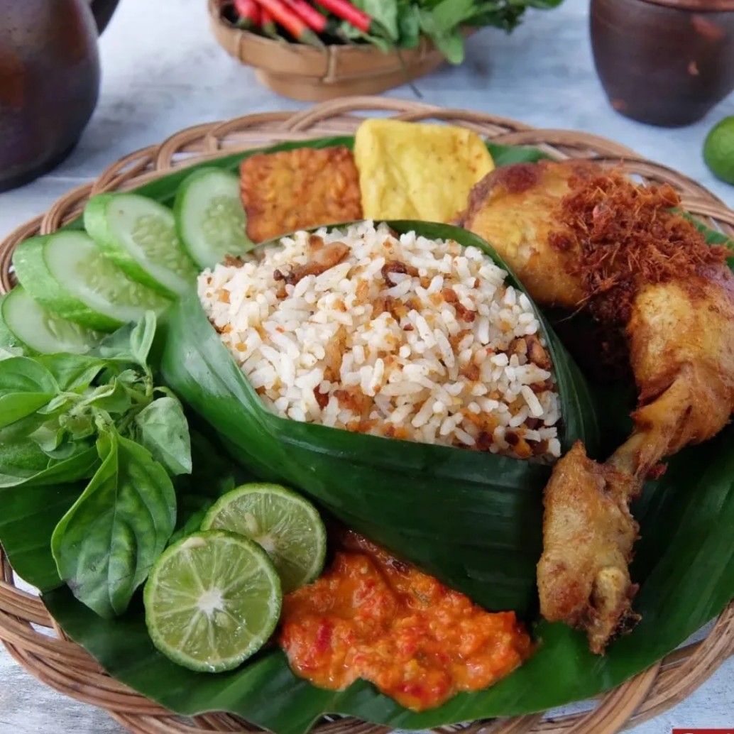 Nasi Tutug Oncom Ayam Selundreng Box