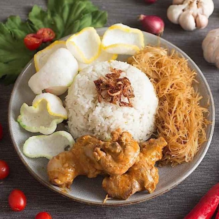 Nasi Uduk Pake Ayam