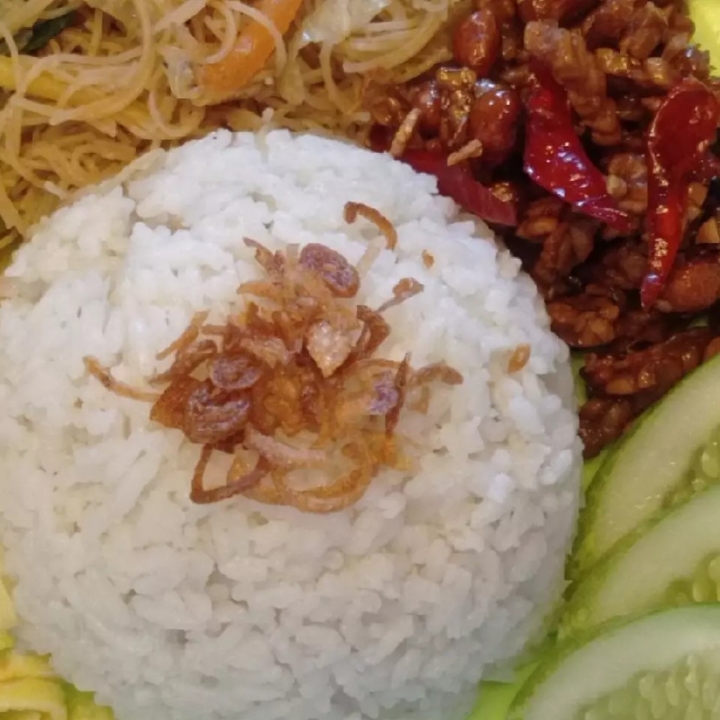 Nasi Uduk Aneka Lauk