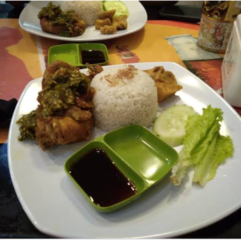 Nasi Uduk Ayak Penyet
