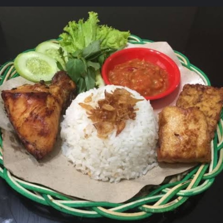 Nasi Uduk Ayam 