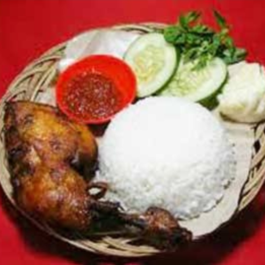 Nasi Uduk Ayam Bakar Lalapan