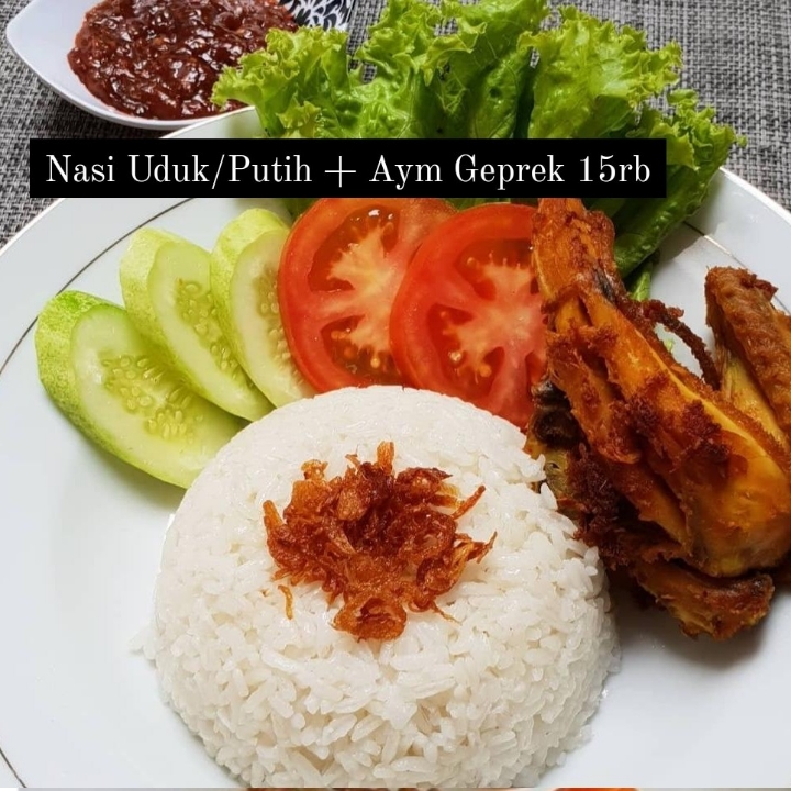 Nasi Uduk Ayam Geprek