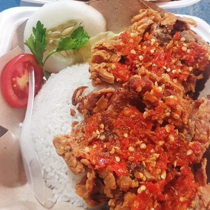 Nasi Uduk Ayam Geprek