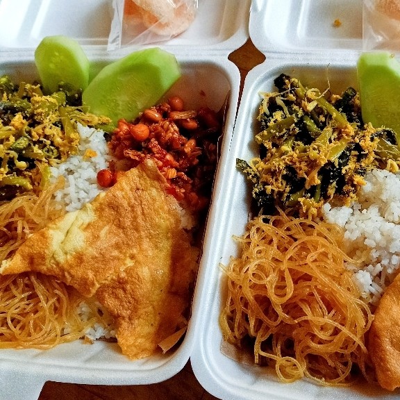 Nasi Uduk Komplit