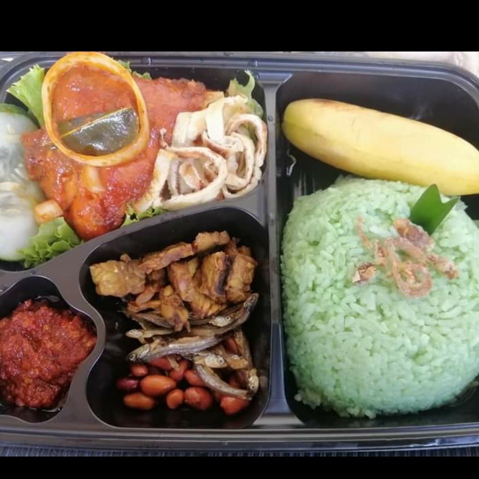 Nasi Uduk Pandan Sambal Merah