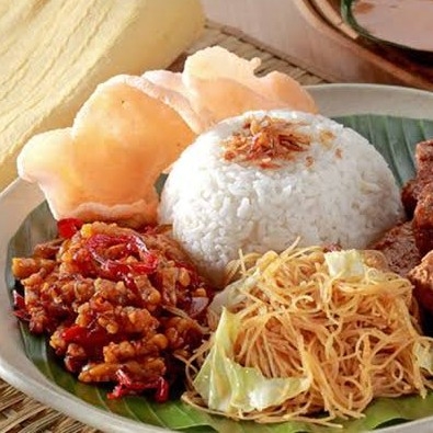 Nasi Uduk Santan Gurih Tempe Bihun Sambel Terasi Free Kerupuk Pangsit