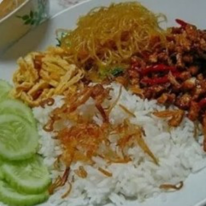 Nasi Uduk Spesial Porsi Banyak