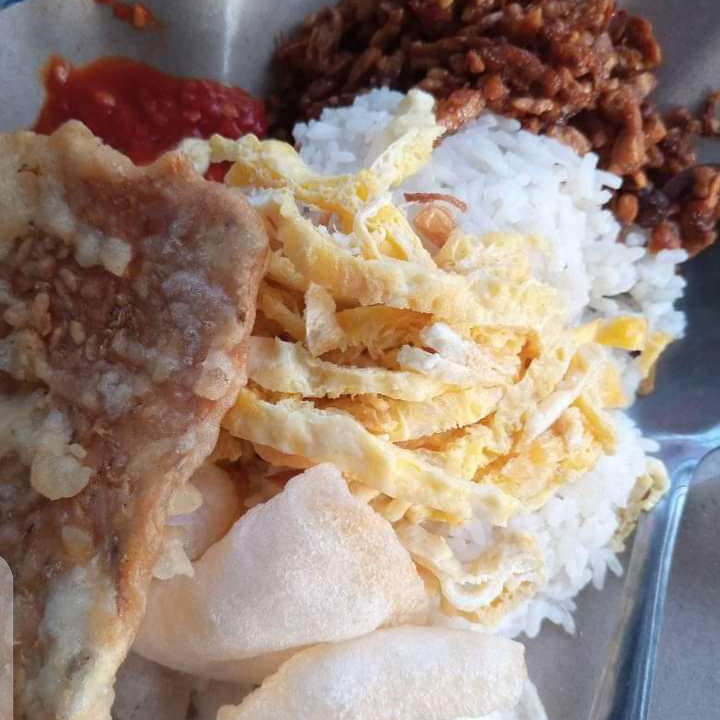 Nasi Uduk Telor Bulet Atau Dadar