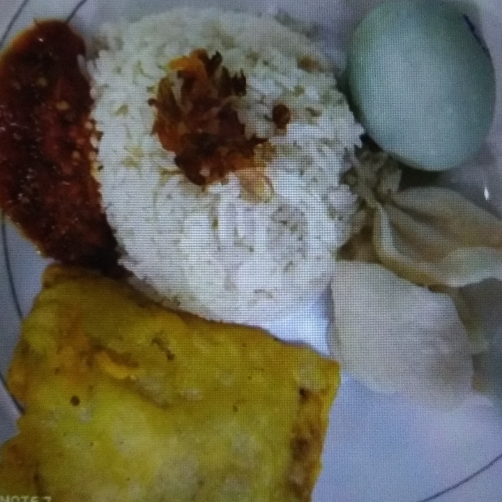 Nasi Uduk Telur Asin