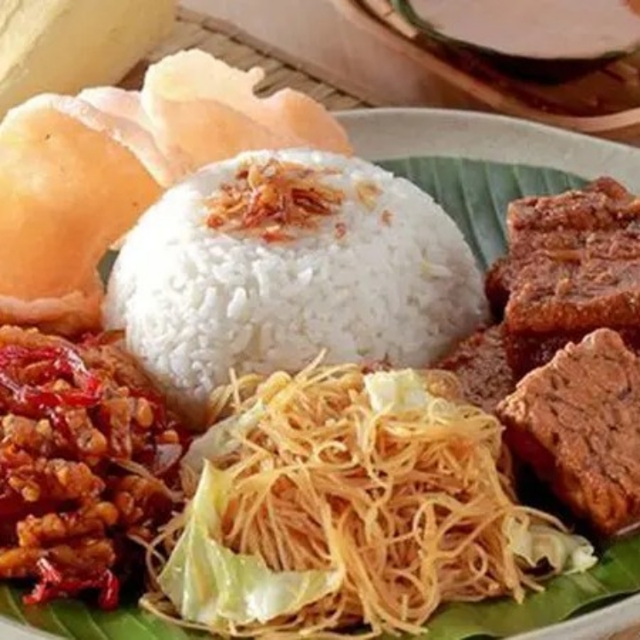 Nasi Uduk Telur Ceplok