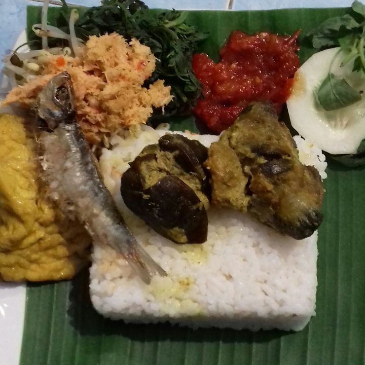 Nasi Urap-urap Ati Ampela Ayam Kampung