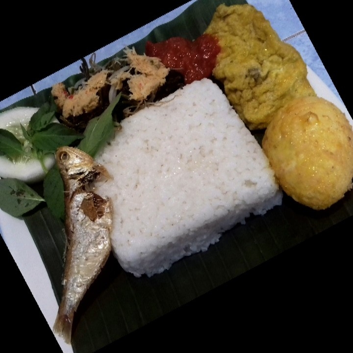 Nasi Urap-urap Telor Bulat
