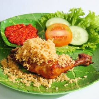Nasi ayam Kremes