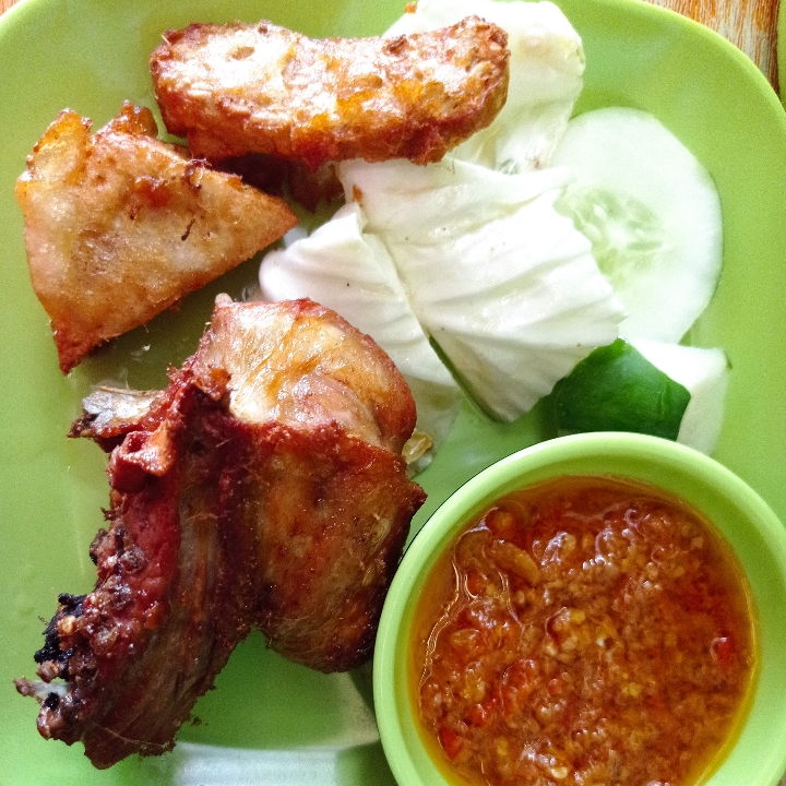 Nasi ayam Lalapan