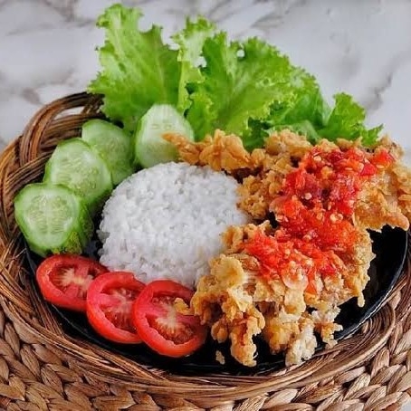Nasi ayam geprek