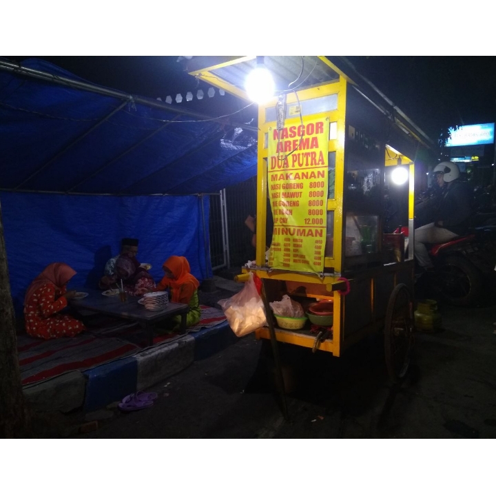 Nasi goreng dua putra arema - A Yani