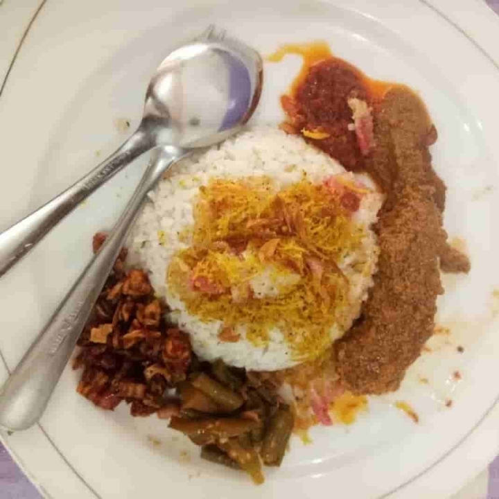 Nasi gurih rendang daging