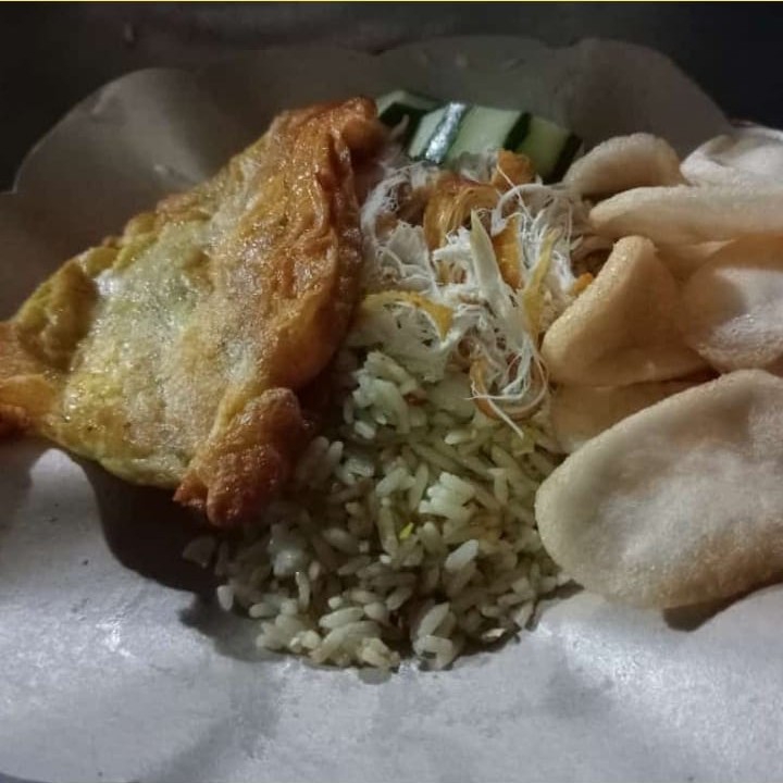 Nasih Goreng Putih Dan Pake Kecap