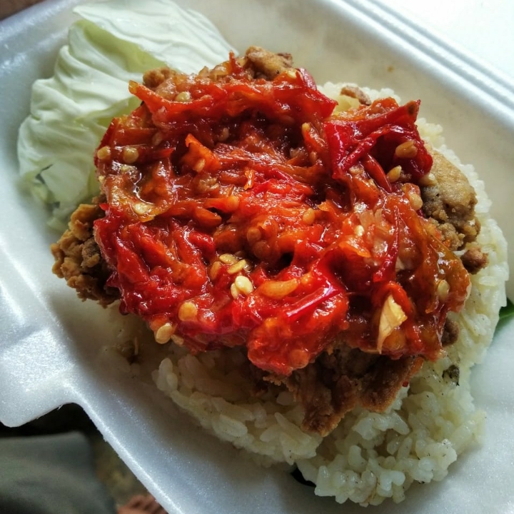 Nasiliwet Ayam Geprek Sambel Hot