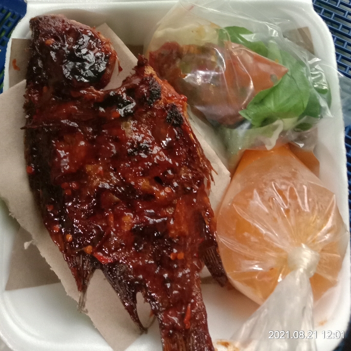 Nila Bakar Pakai Nasi
