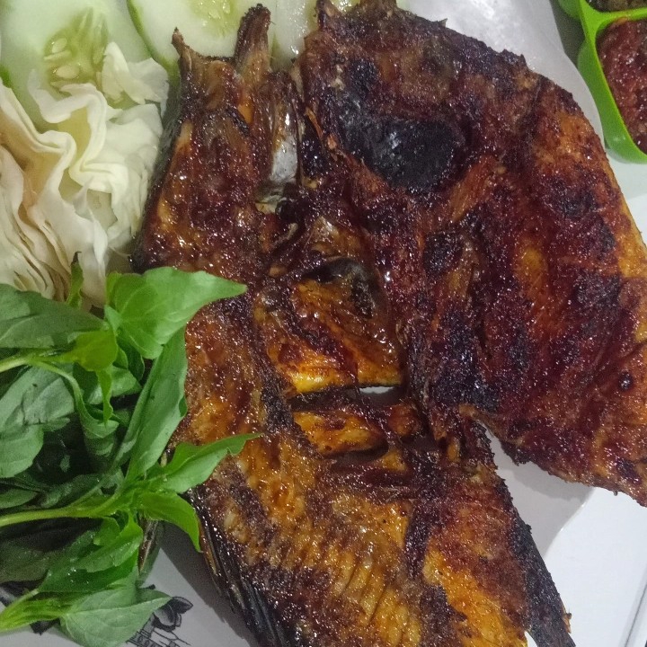 Nila Bakar Pakai Nasi