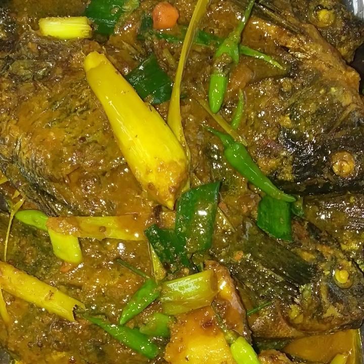 Nila Bumbu Kuning