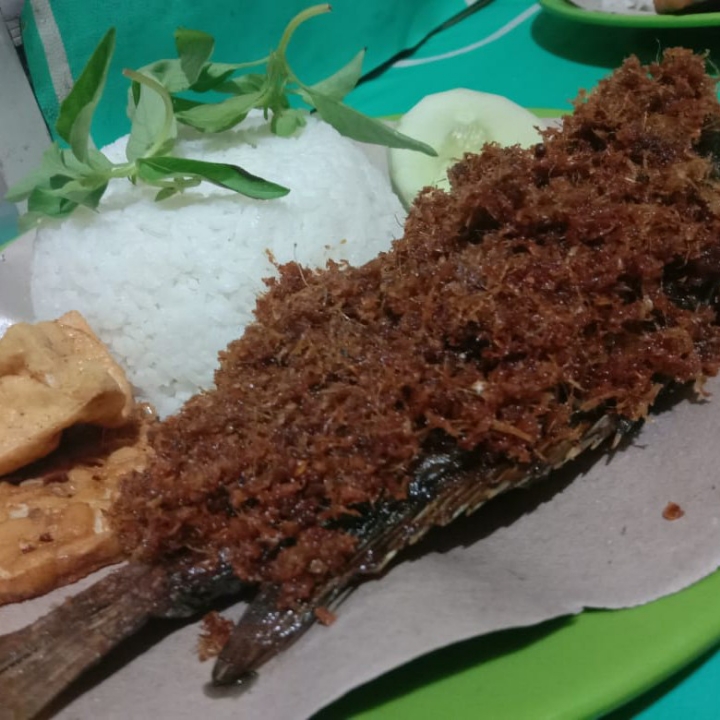 Nila Goreng Serondeng