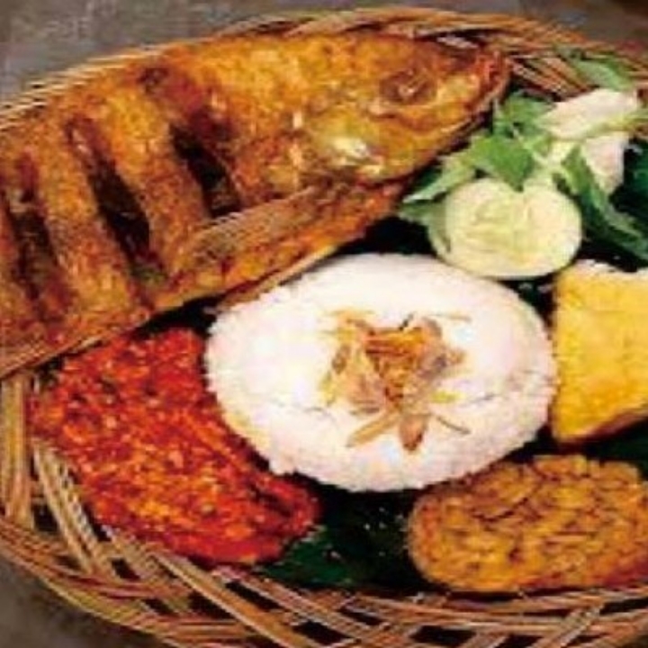Nila Goreng Lalapan
