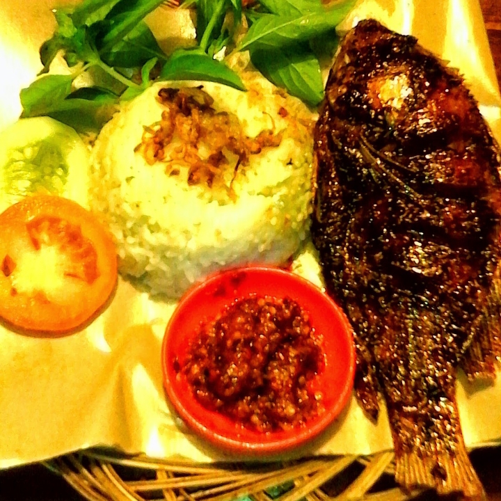 Nila Goreng Lalapan Besar