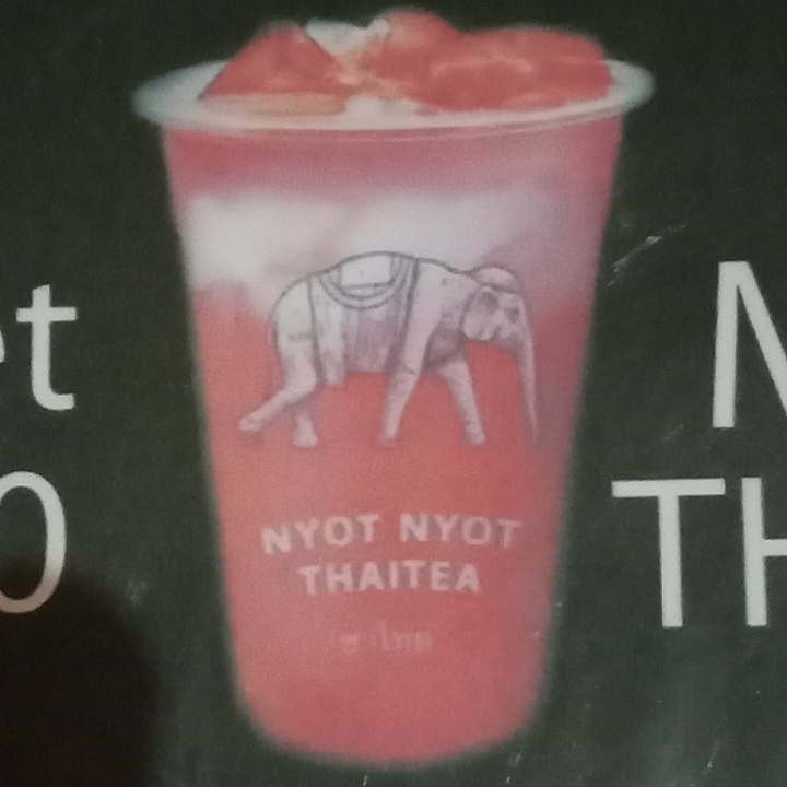 Nyot Nyot Thai Tea Red Velvet