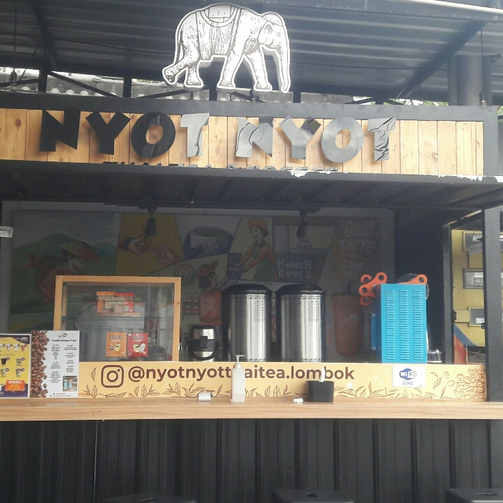Nyot-nyot Thai Tea Lombok