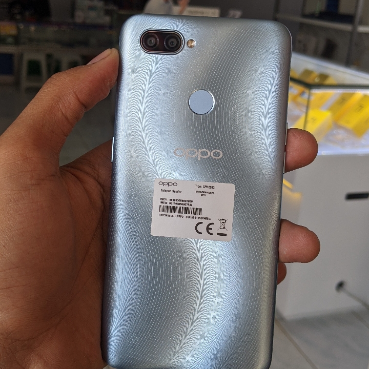 OPPO A12 