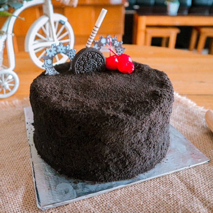 OREO CAKE 16X16