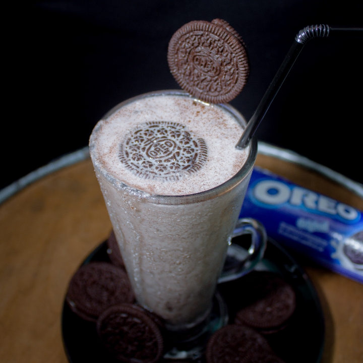 Oreo Milk Shake 2