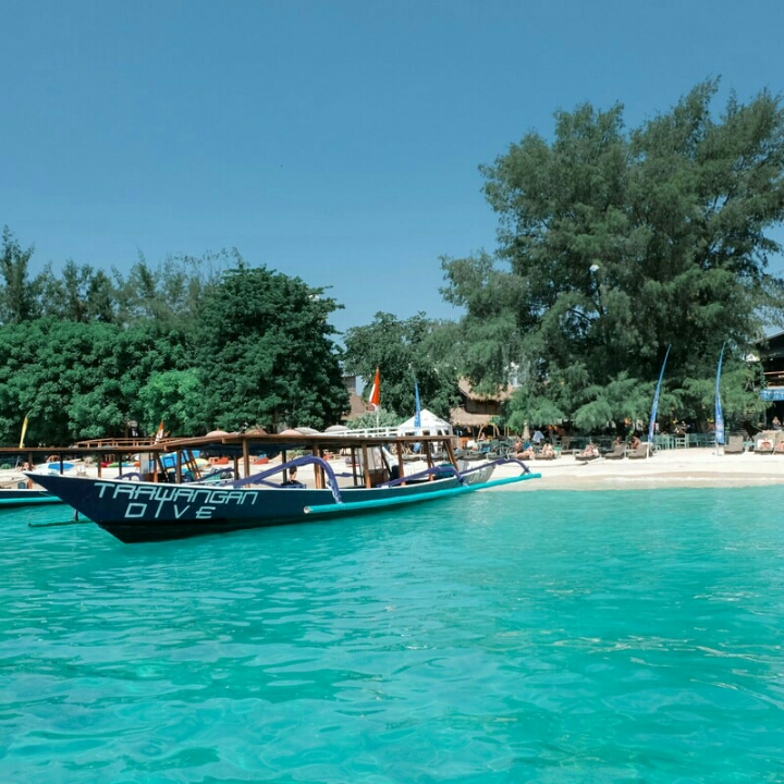 PAKET EXPLORE LOMBOK GILI  GILI 4D3N