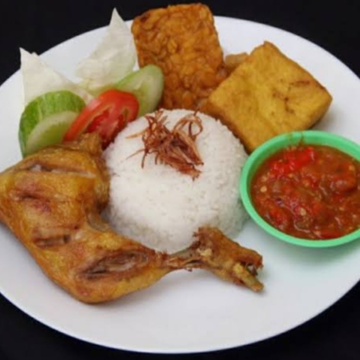 PECEL AYAM 