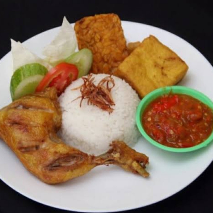 PECEL AYAM 