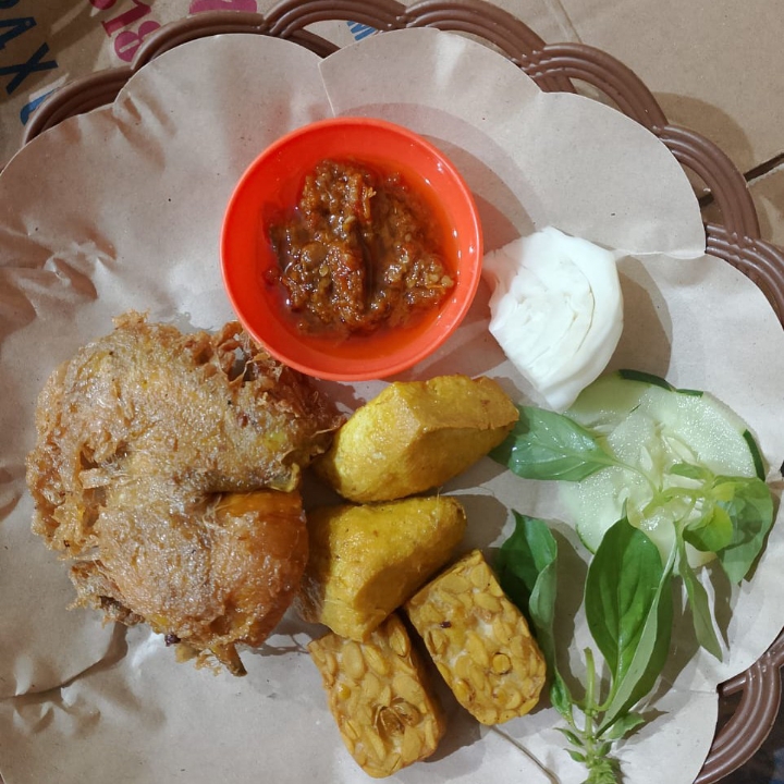 PECEL AYAM 