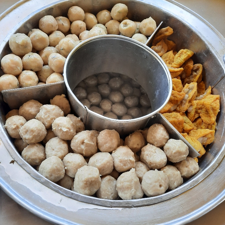 PENTOL AYAM