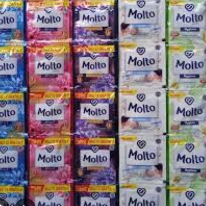 PEWANGI PAKAIAN MOLTO 
