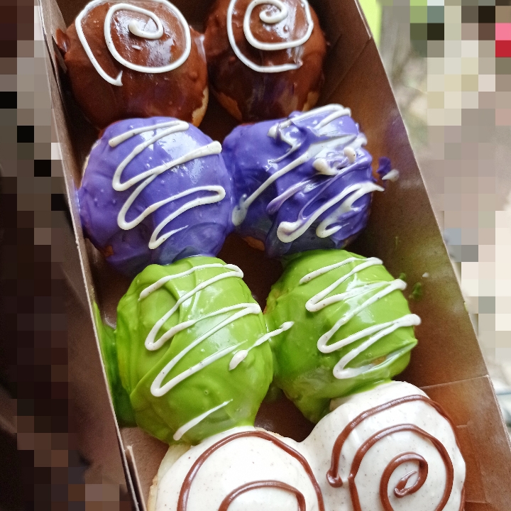 PROMO Donat Mini Isi 8