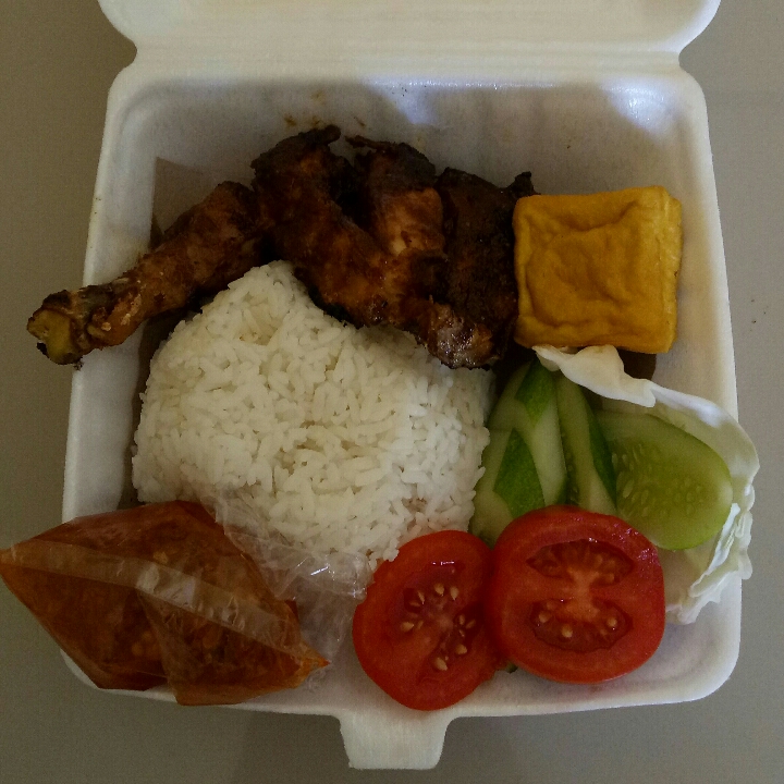 Paha Ayam Bakar Paket Nasi