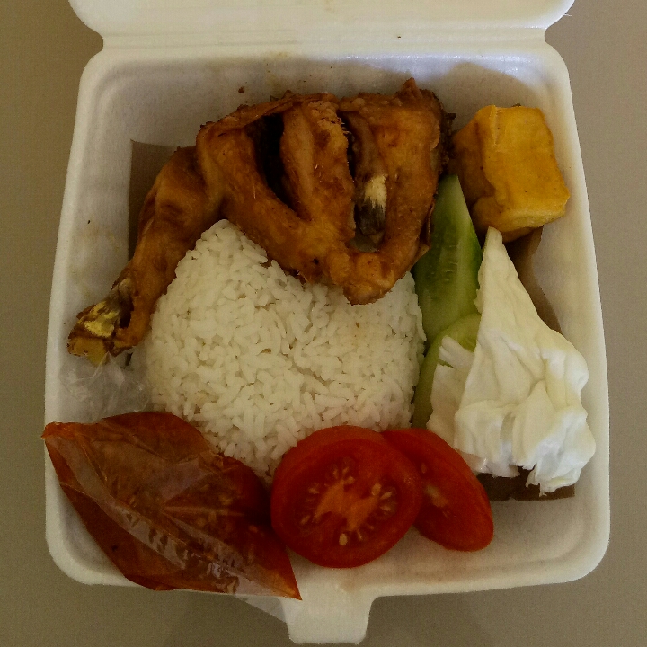 Paha Ayam Goreng Paket Nasi